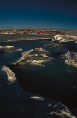 Mawson station, photograph by Frederique Olivier, Australian Government Antarctic Division  Commonwealth of Australia 2006