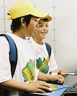 Students explore CensusAtschool during the launch of the project at the Melbourne Museum in 2005 