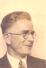 Portrait photograph of Walter Williamson